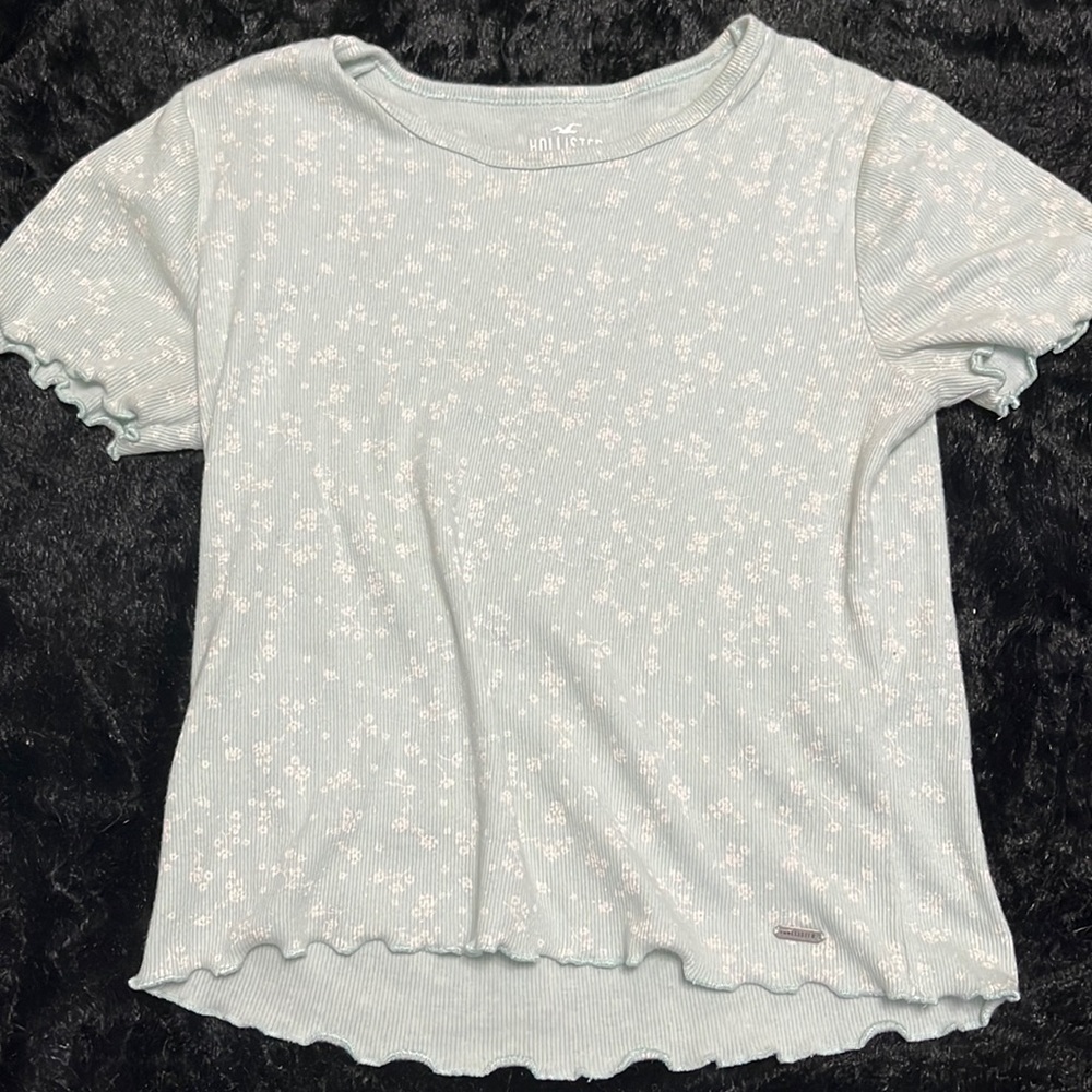 hollister green cropped shirt